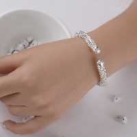 دستبند النگوویی