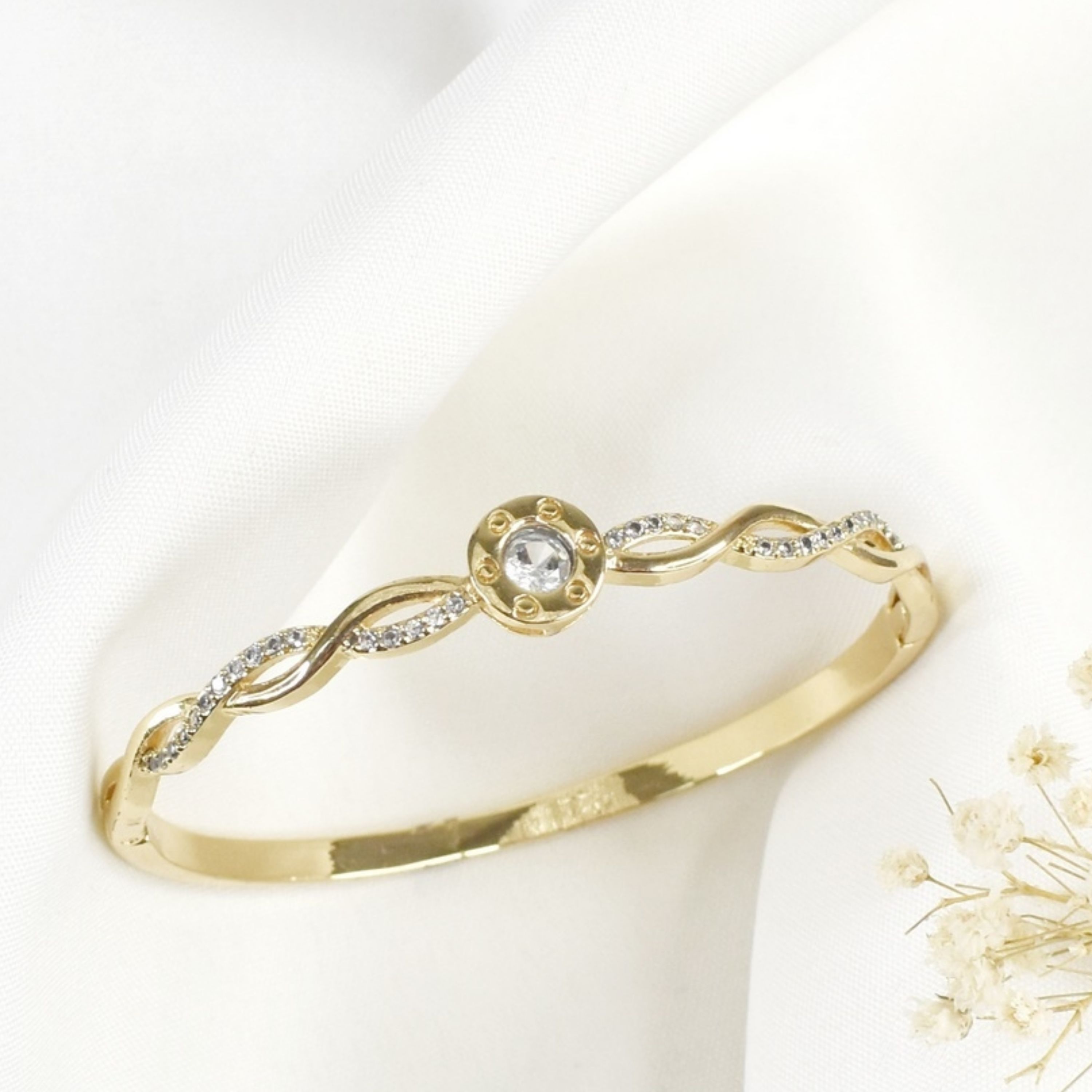 دستبند النگویی تک نگین طلایی ضدحساسیت روکش طلا کد6780