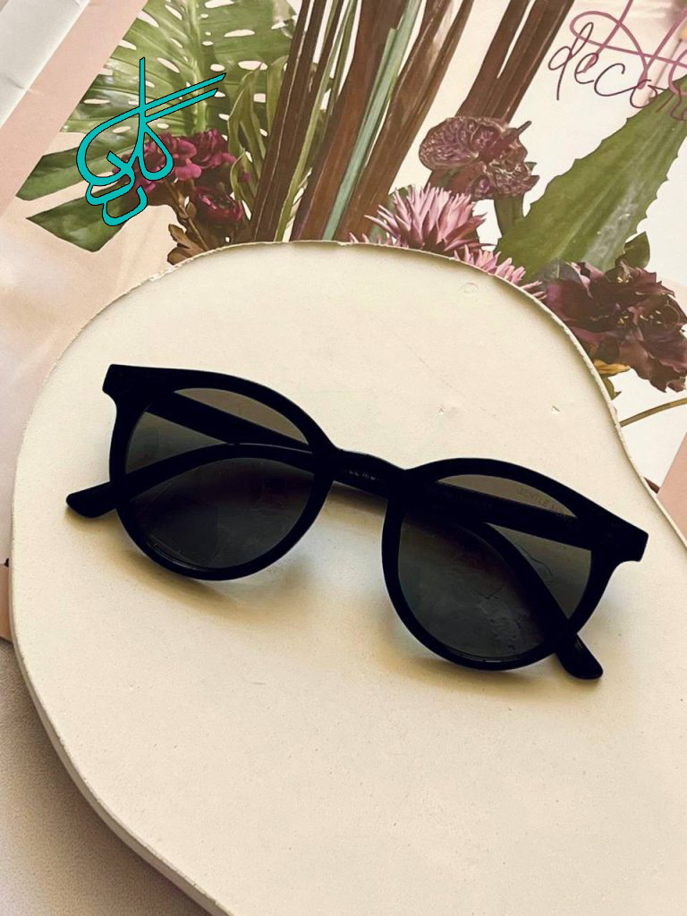 خرید عینک اسپرت دارای استاندارد UV400 و فرم کائوچو به همراه کاور و دستمال کد 2415083 - ردگل