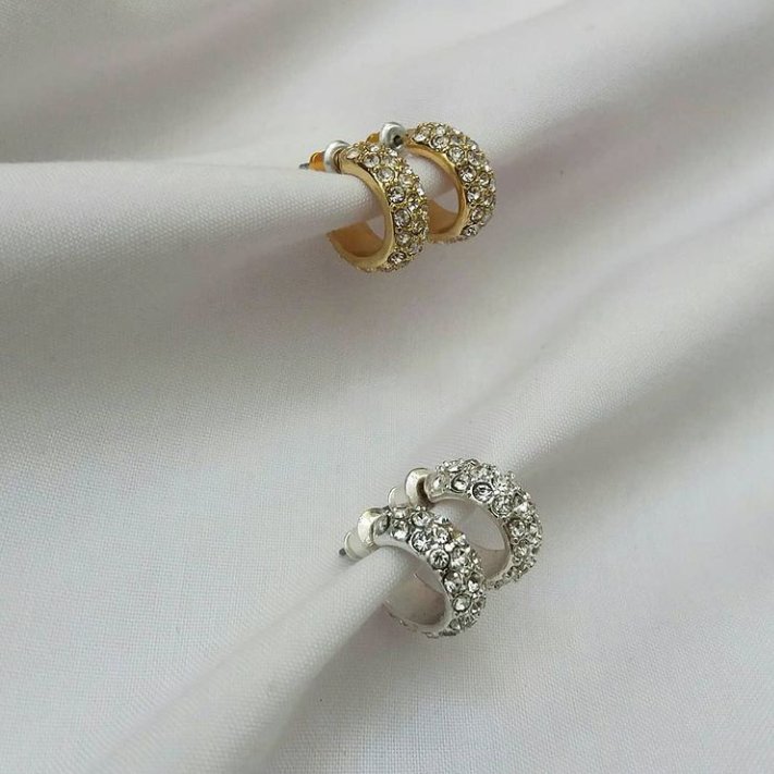 گوشواره نیم حلقه نگین زیرکونیا برند acc دارای بارکد اصالت کالا