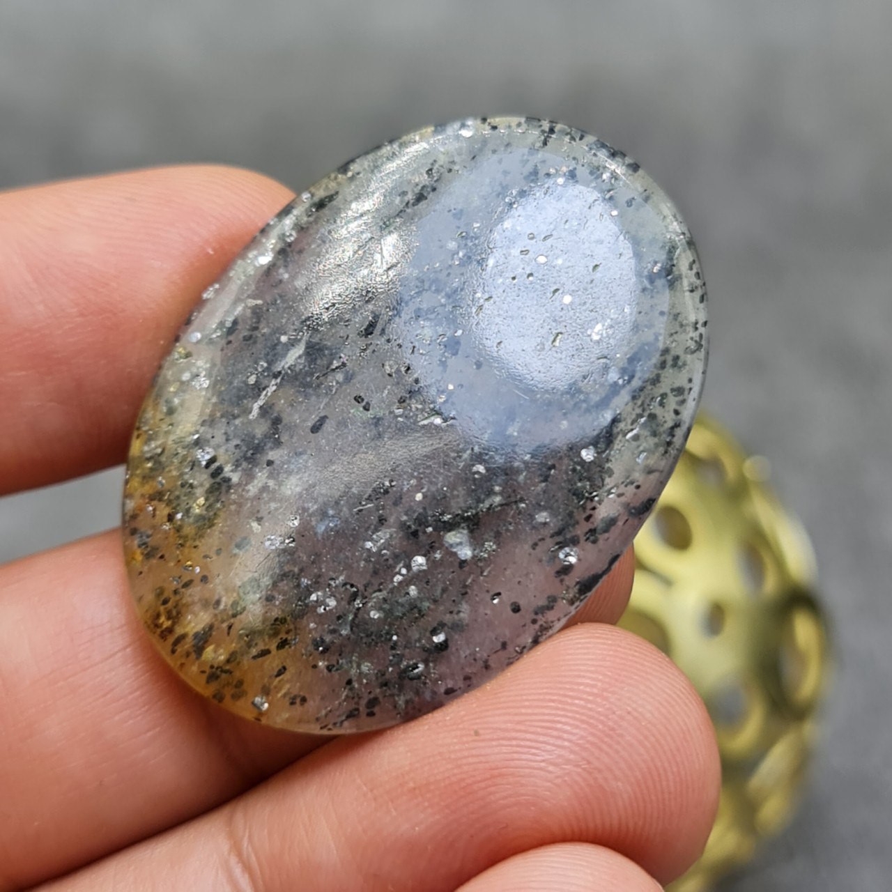  نگین درشت سنگ صد درصد طبیعی سان استون کوارتز معدنی کشور تانزانیا
کد  28641
