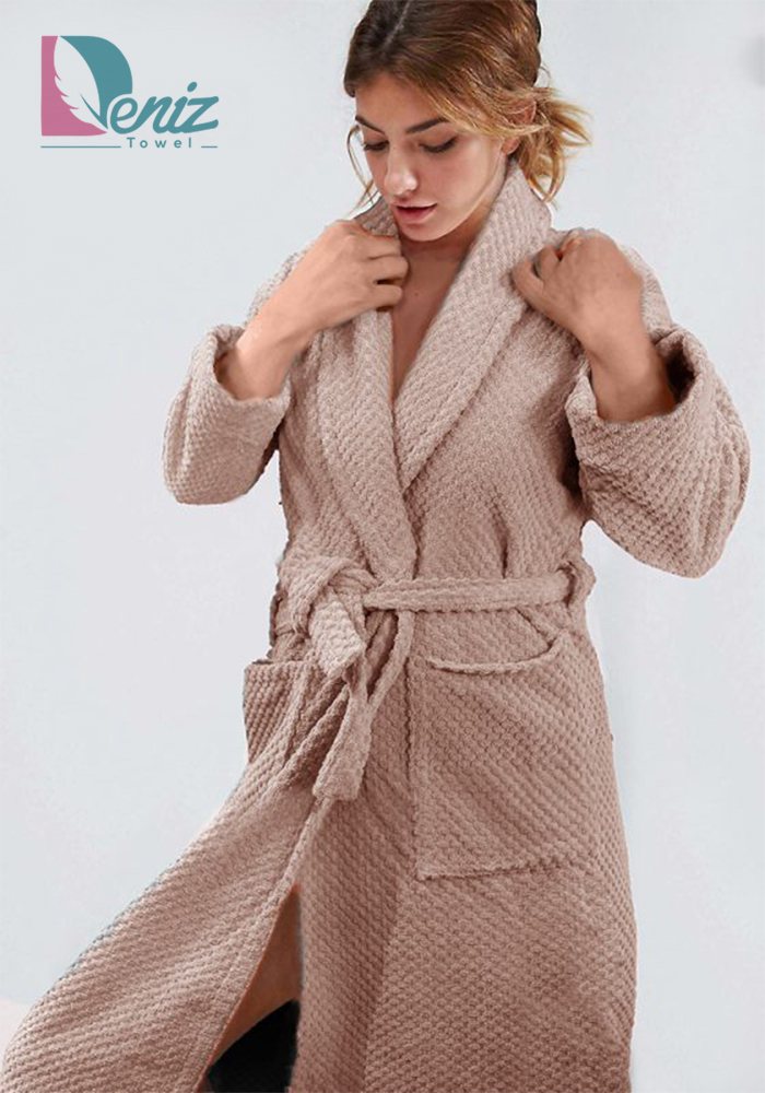 حوله تن پوش طرح هوگو رنگ نسکافه ای