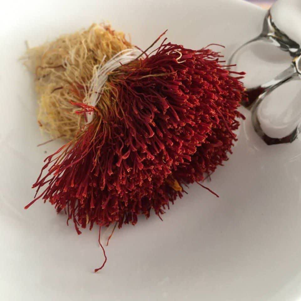 زعفران دختر پیچ