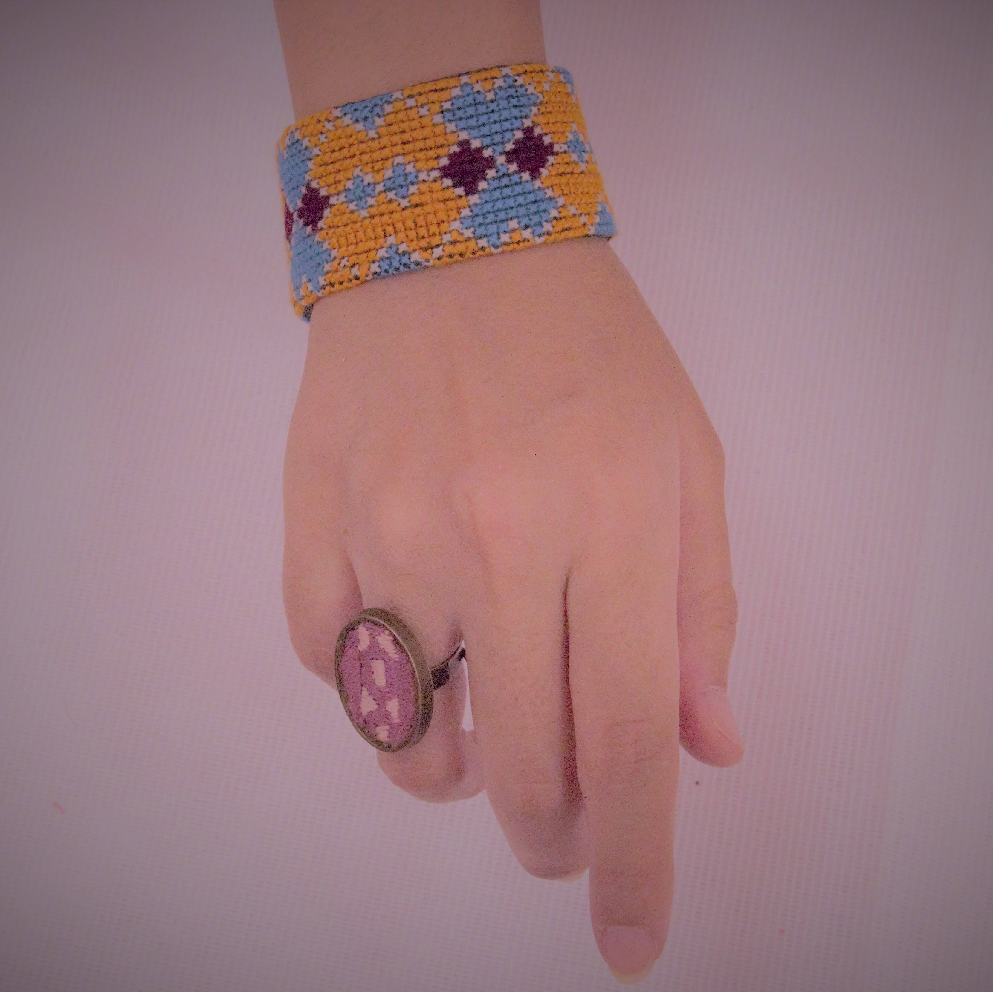 دستبند آیلار