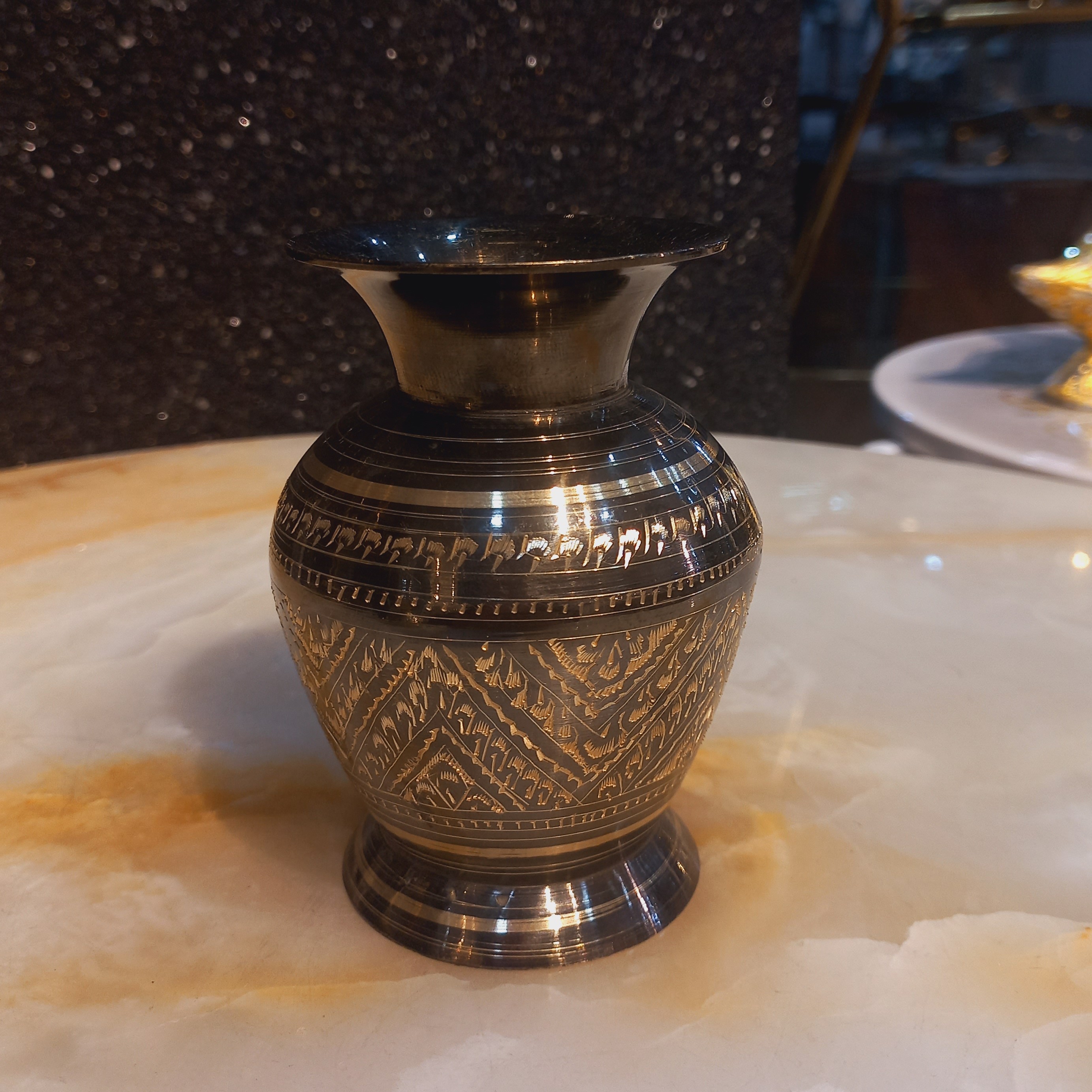 گلدان برنجی(برنز)کشمیری رنگ کوره ای طرح قلم دست 11 سانتی متر کیفیت و پرداخت درجه یک