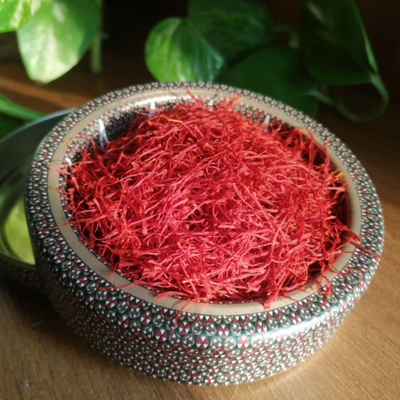 زعفران نگین(با کیفیت تر از سرگل) یک مثقالی
