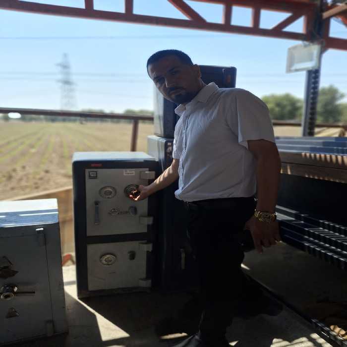 خرید و قیمت گاو صندوق دو درب کاوه 350kg - قفسه‌بندی وکیلی