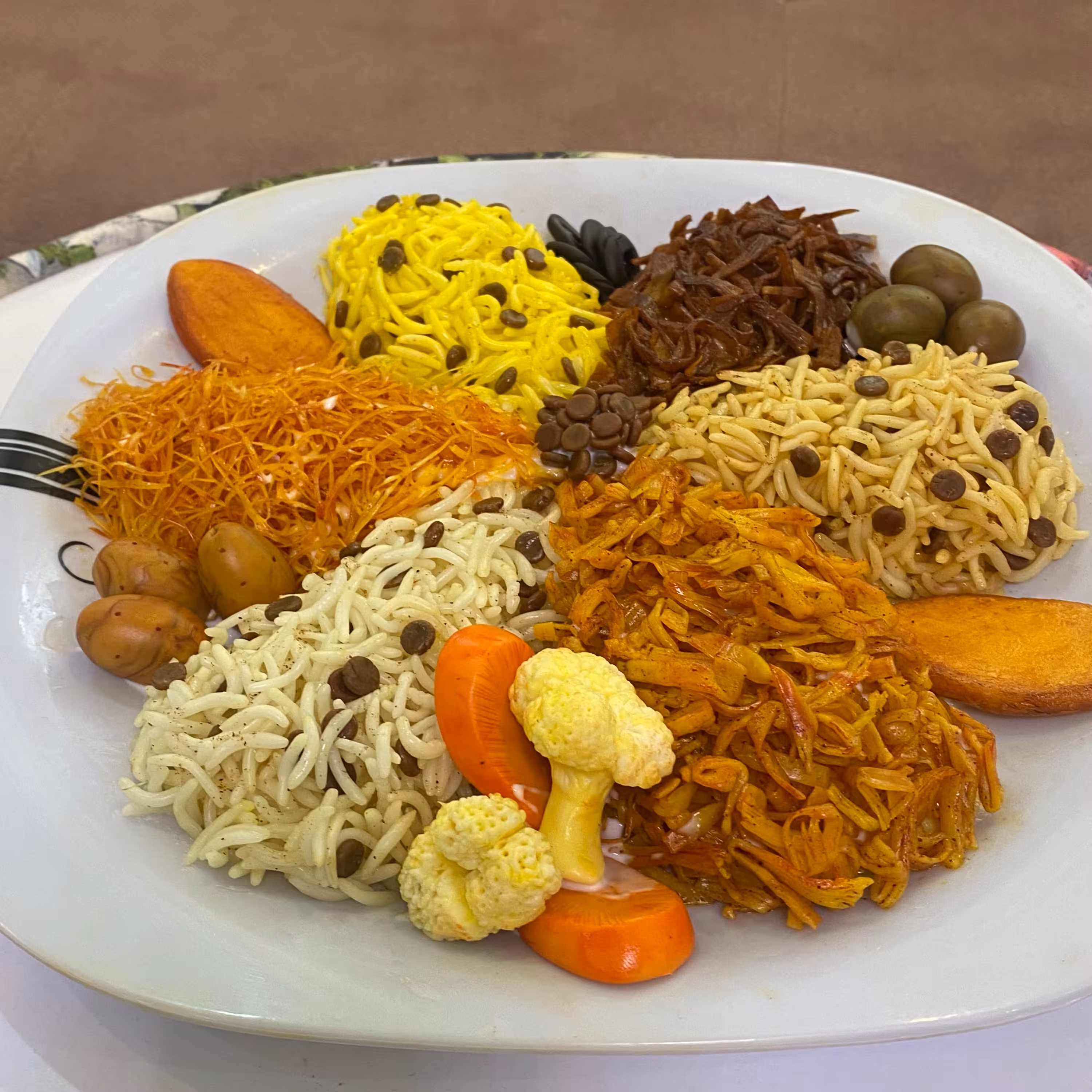 ماکت عدس پلو با دورچین