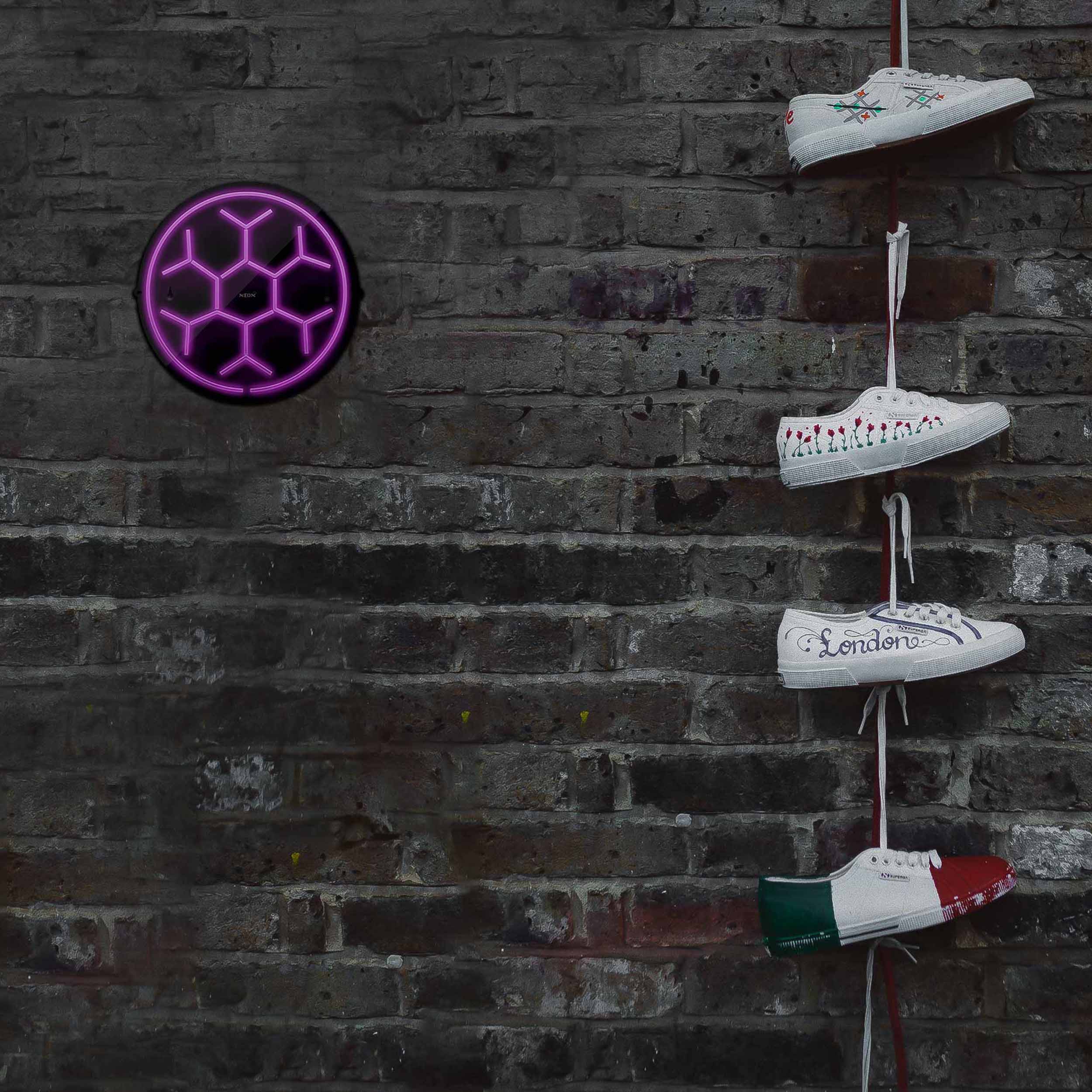 چراغ دیواری نئون دیزاین مدل Soccer-Ball-BL_PR