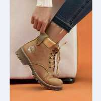 بوت زنانه مدل تیمبرلند رنگ مشکی و عسلی تک سایز 37