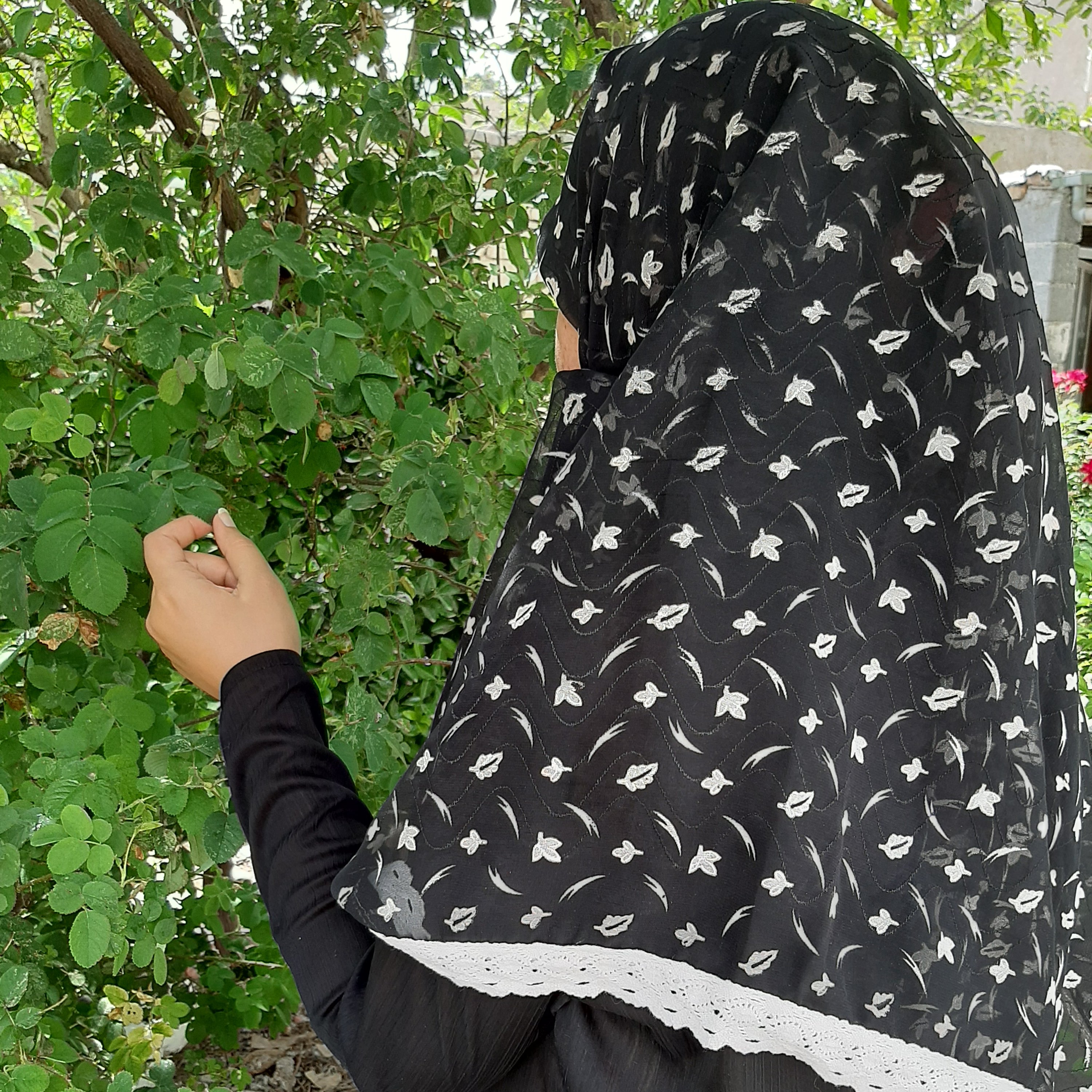 روسری مشگی گلدار