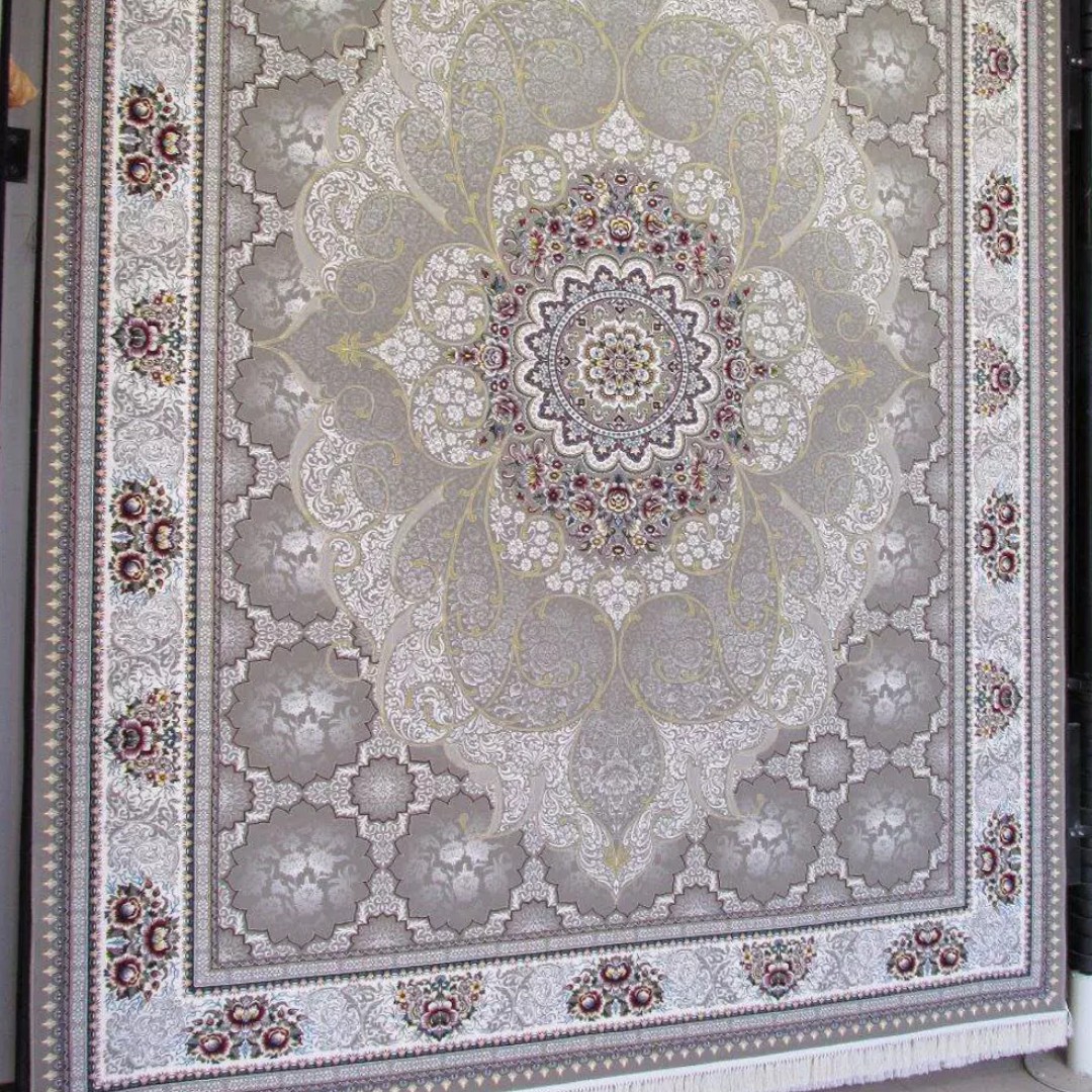 فرش ماشینی کاشان700شانه6متری بازمینه ی فیلی رنگ ارسال رایگان