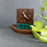 ساعت رومیزی ترکیب چوب کردو و رزین سایز 16در13 با رزین u1030