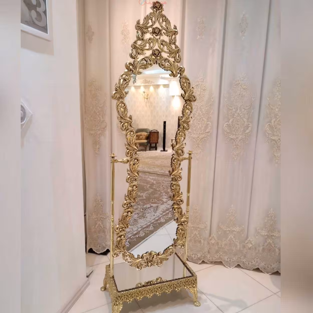 اینه ایستاده