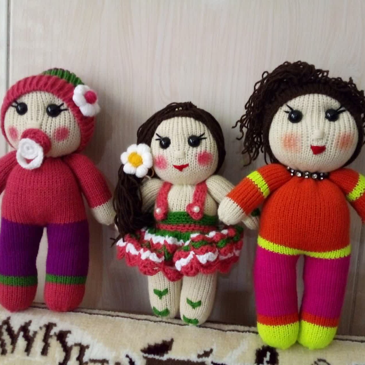 عروسک دستبافت 