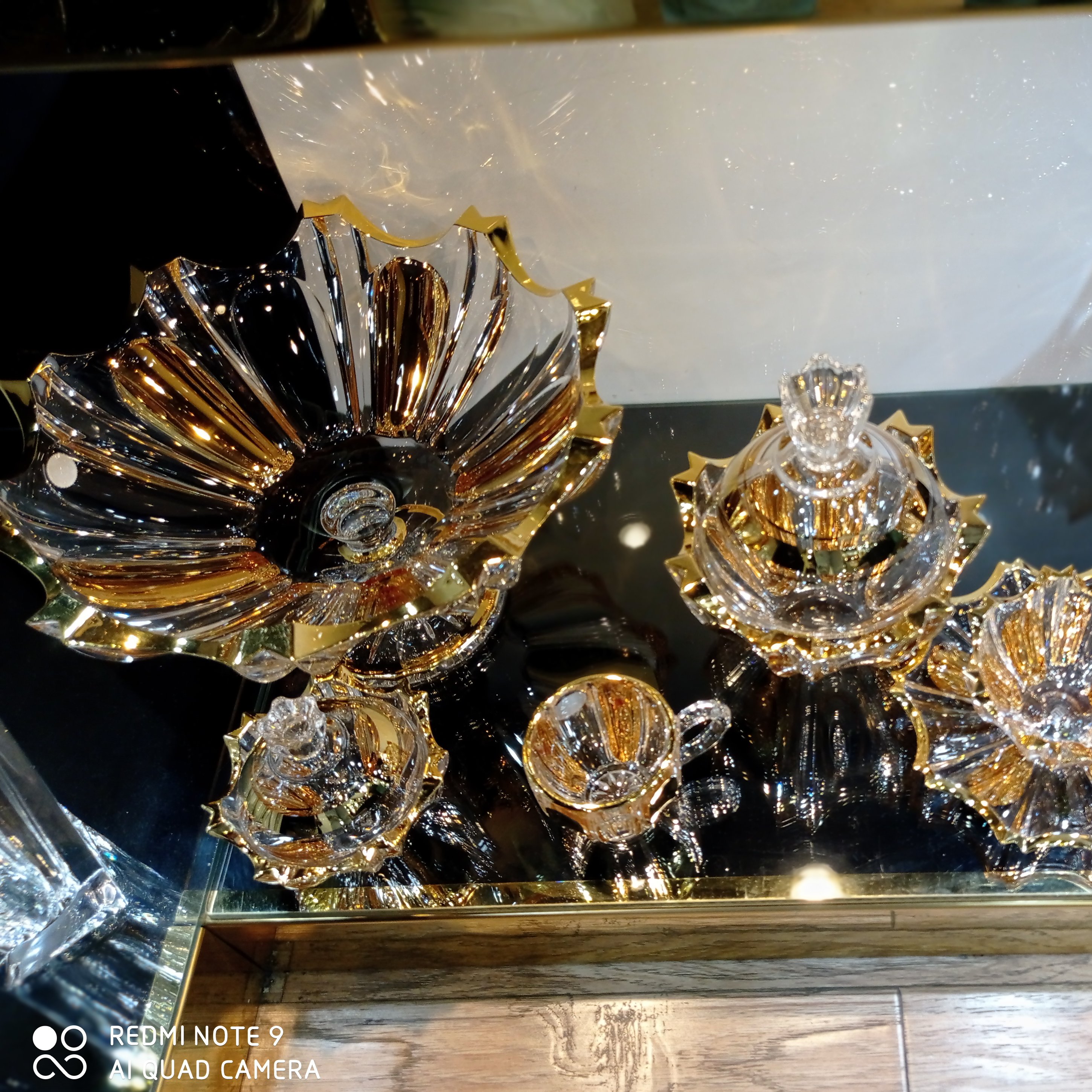 سرویس پذیرایی کریستال طلایی مدل تانگو بوهمیا 24