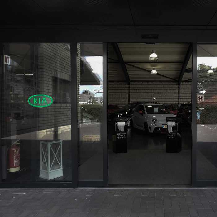 چراغ دیواری نئون دیزاین طرح Kia_GR