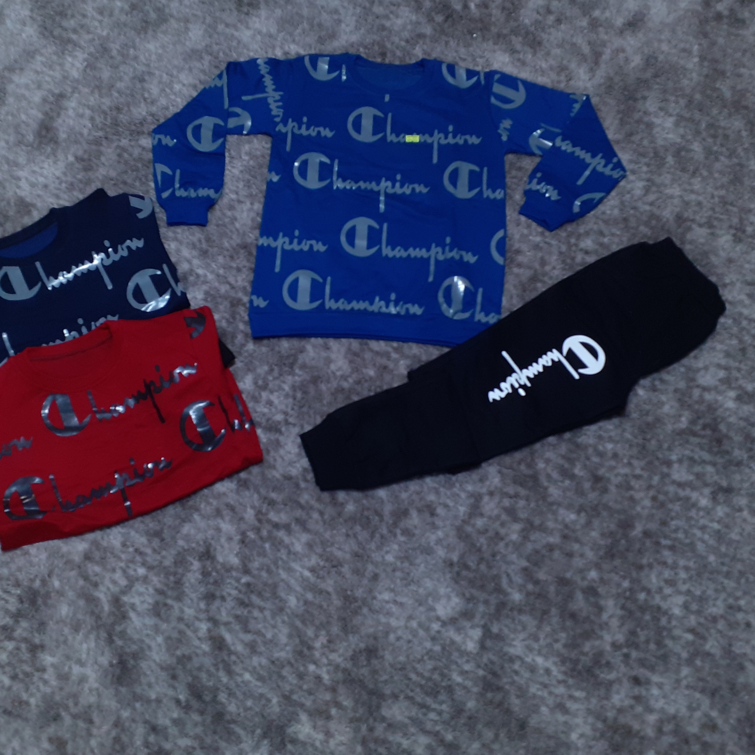 بلوز شلوار پسرانه 6 تا 12 سال ست بلوز و شلوار  پسرانه پارچه گلکسی تمام چاپ بلوز شلوار دورس 2 نخ