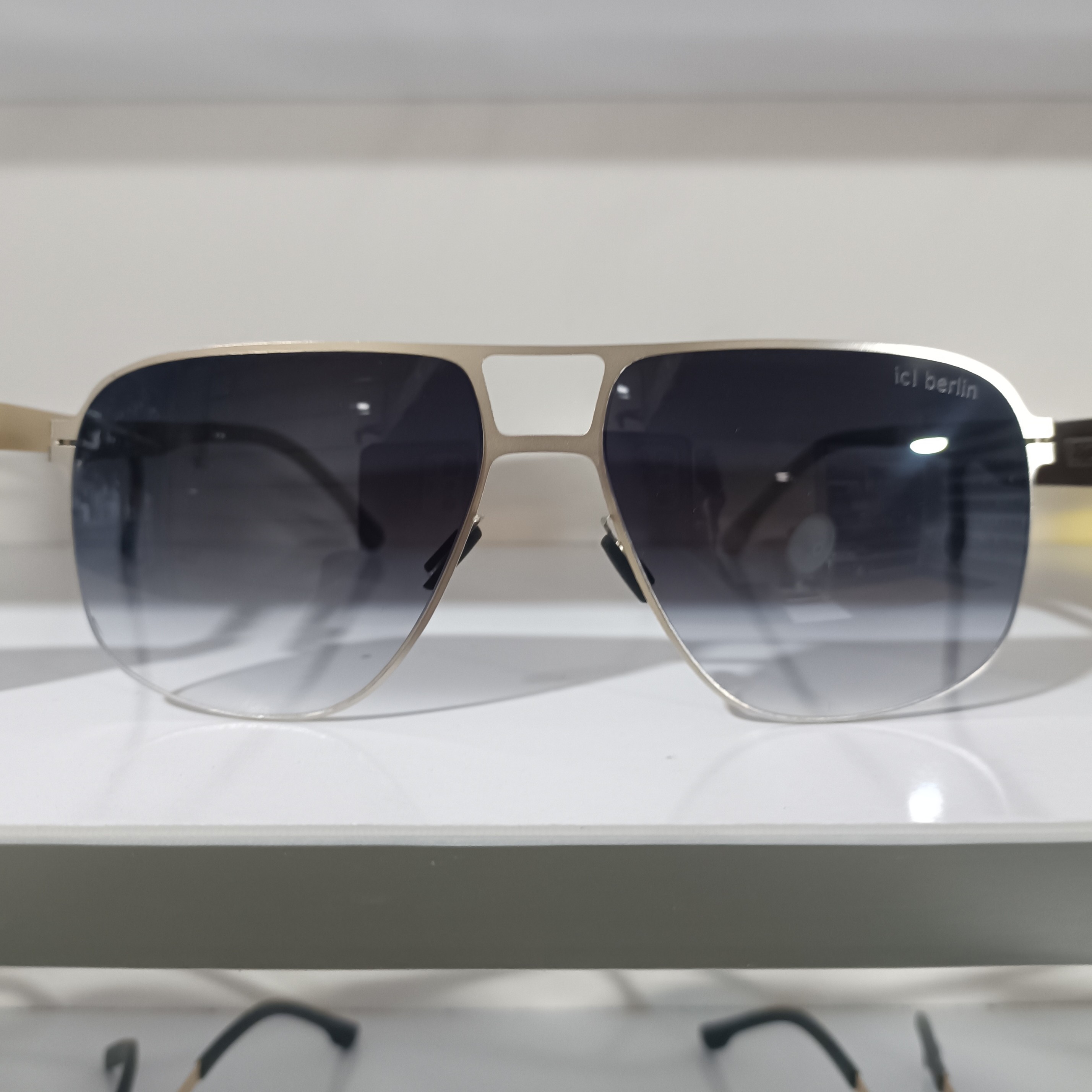 عینک آفتابی آیس برلین فریم تیتانیومی اسپورت مردانه و زنانه نشکن بیش از 20 طرح و رنگ