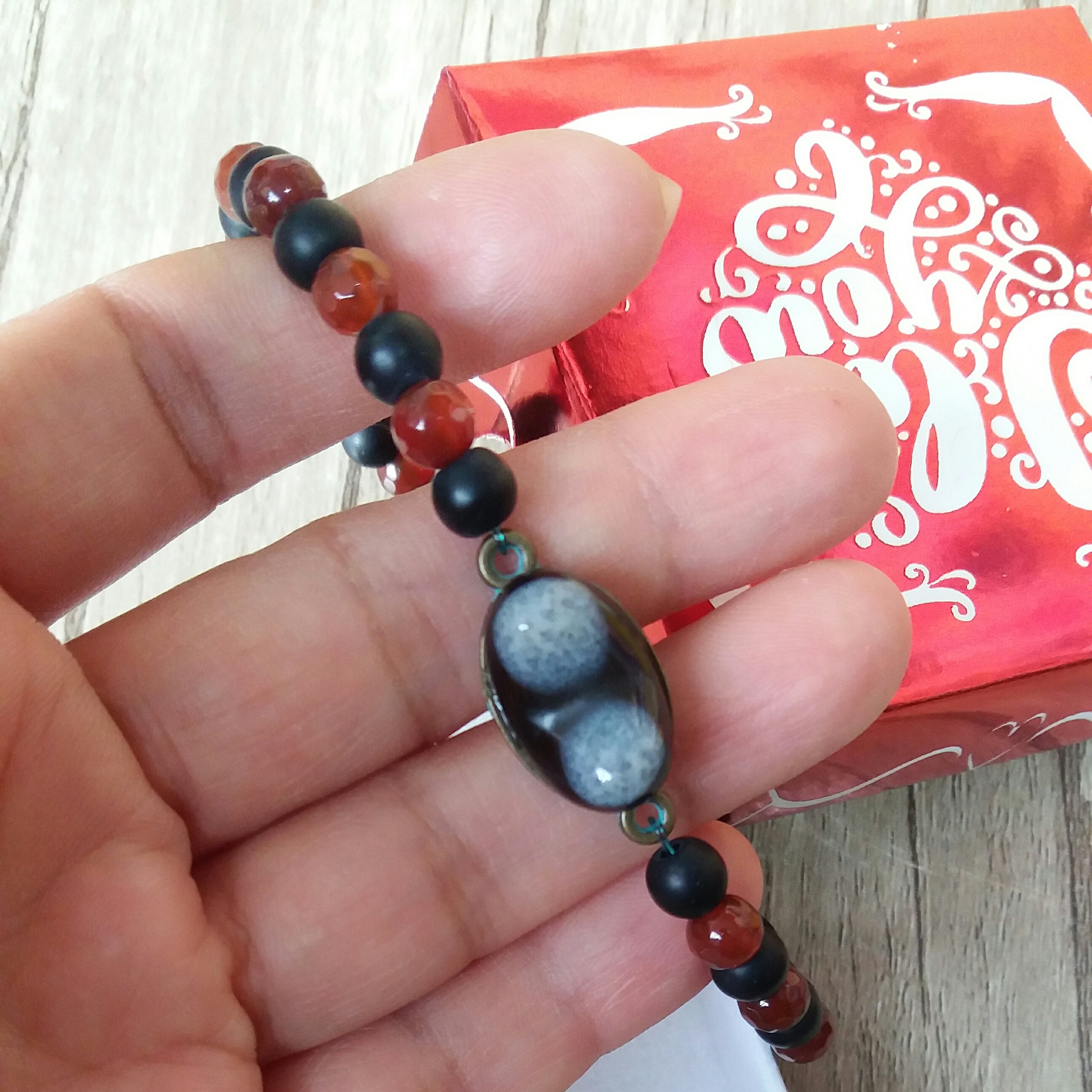 دستبند با سنگ عقیق اصل نگین باباقوری و مهره های اونیکس و عقیق با تراش الماس