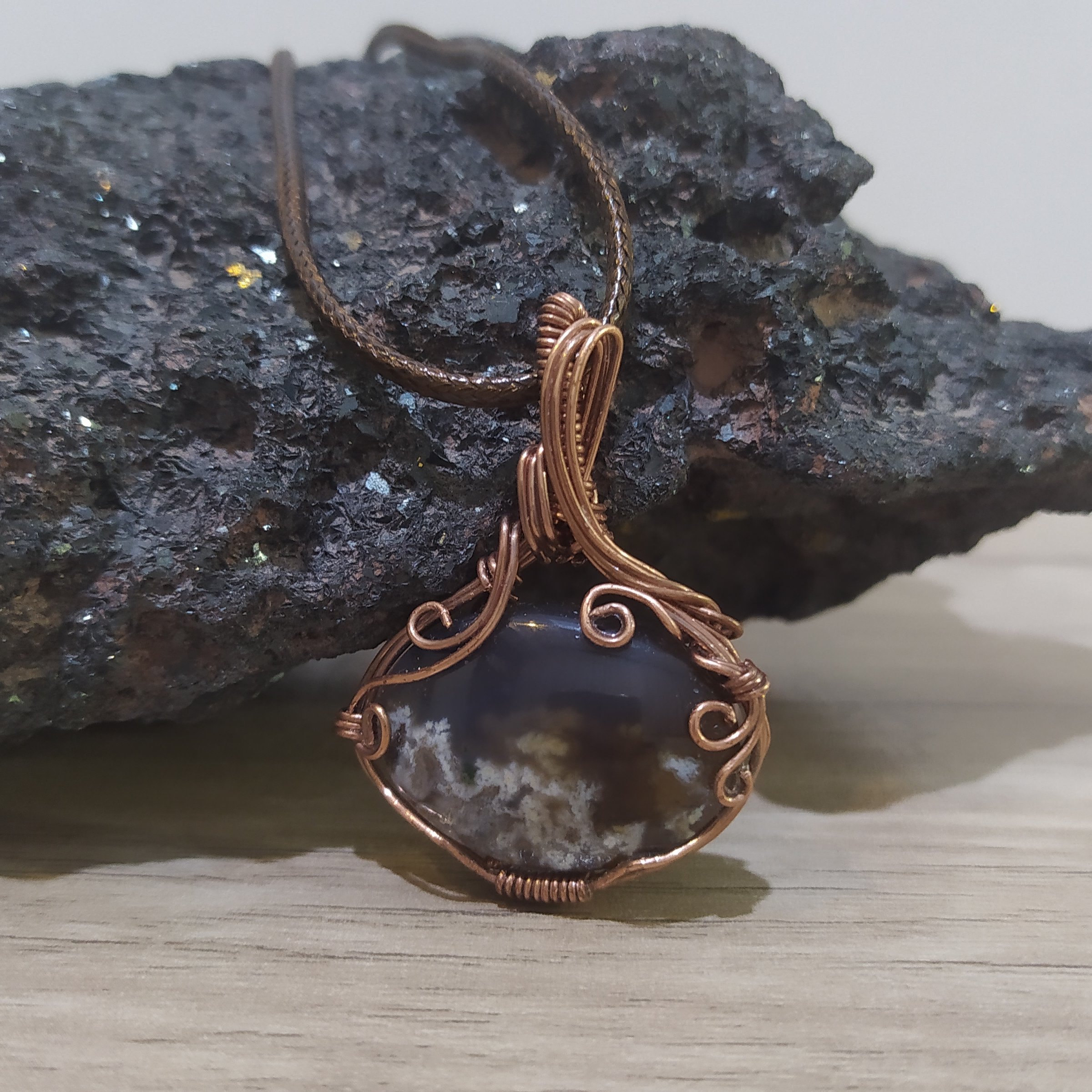 رو ما نتو یی سنگی عقیق شجر قهوه ای 