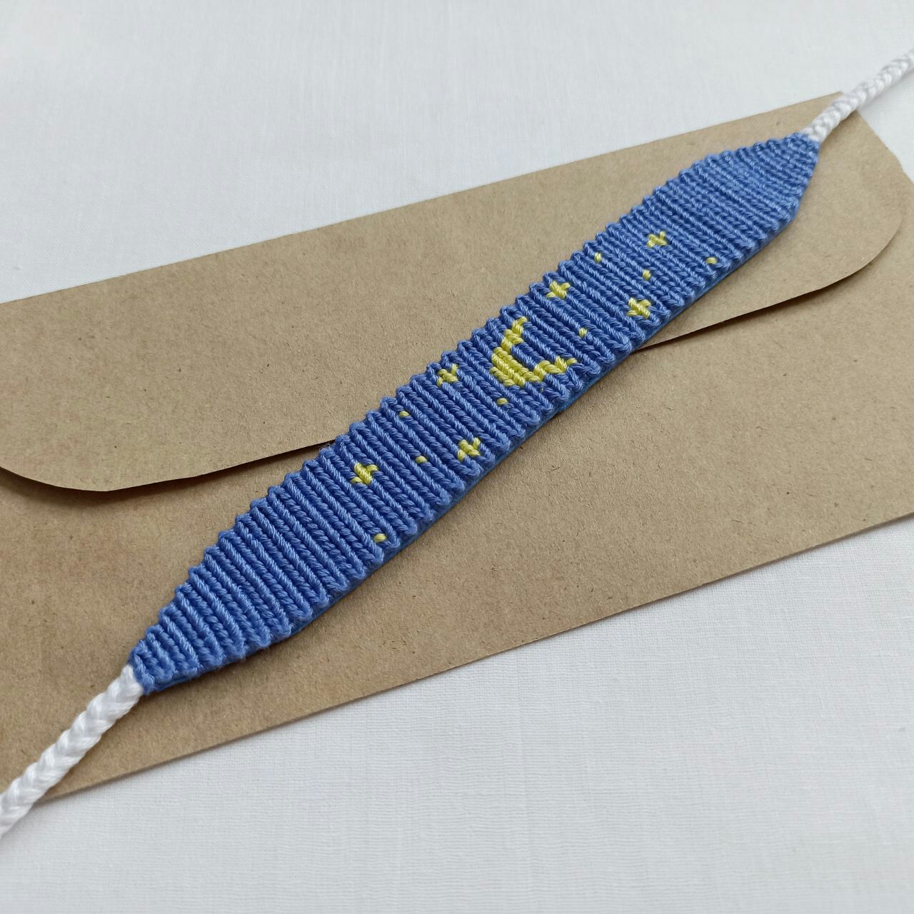 دستبند بافت مدل ماه و و ستاره 