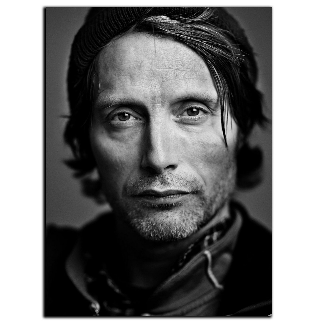 تابلو شاسی بکلیت طرح بازیگر مدس میکلسن مدل SH-S4249