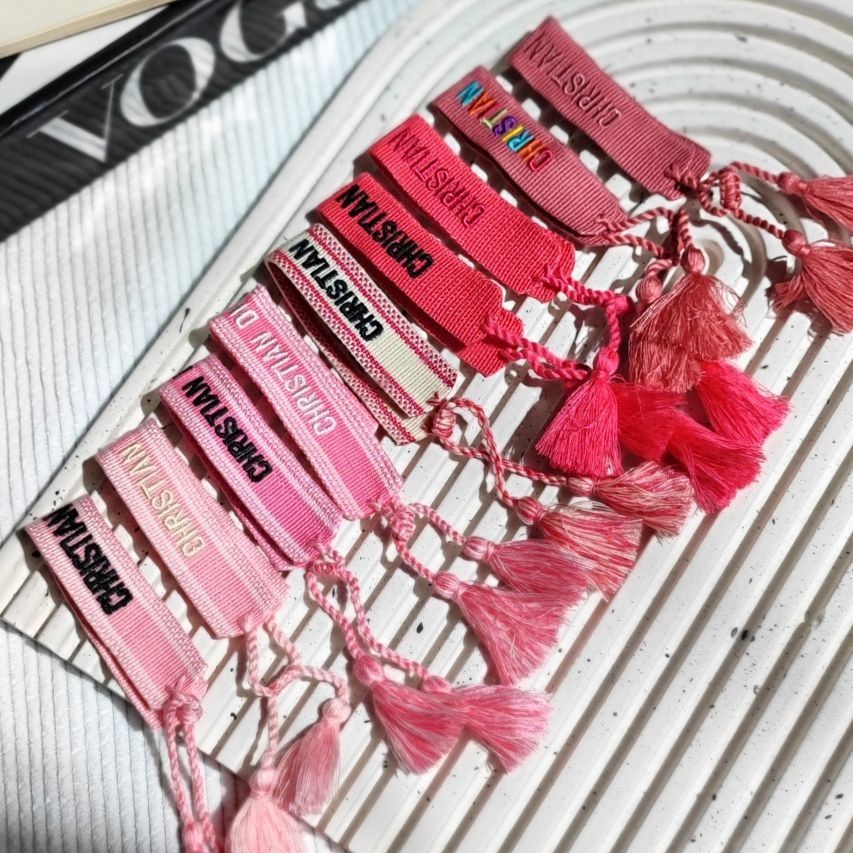 دستبند.                                 رنگیکرواتی