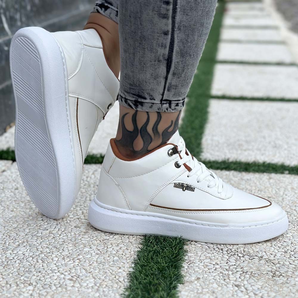 کتانی مردانه نیم ساق qp سفید جنس رویه چرم صنعتی جنس زیره pu سایزبندی 41 الی 44