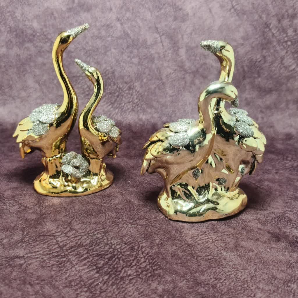 مجسمه طلایی قو  مناسب تزئین