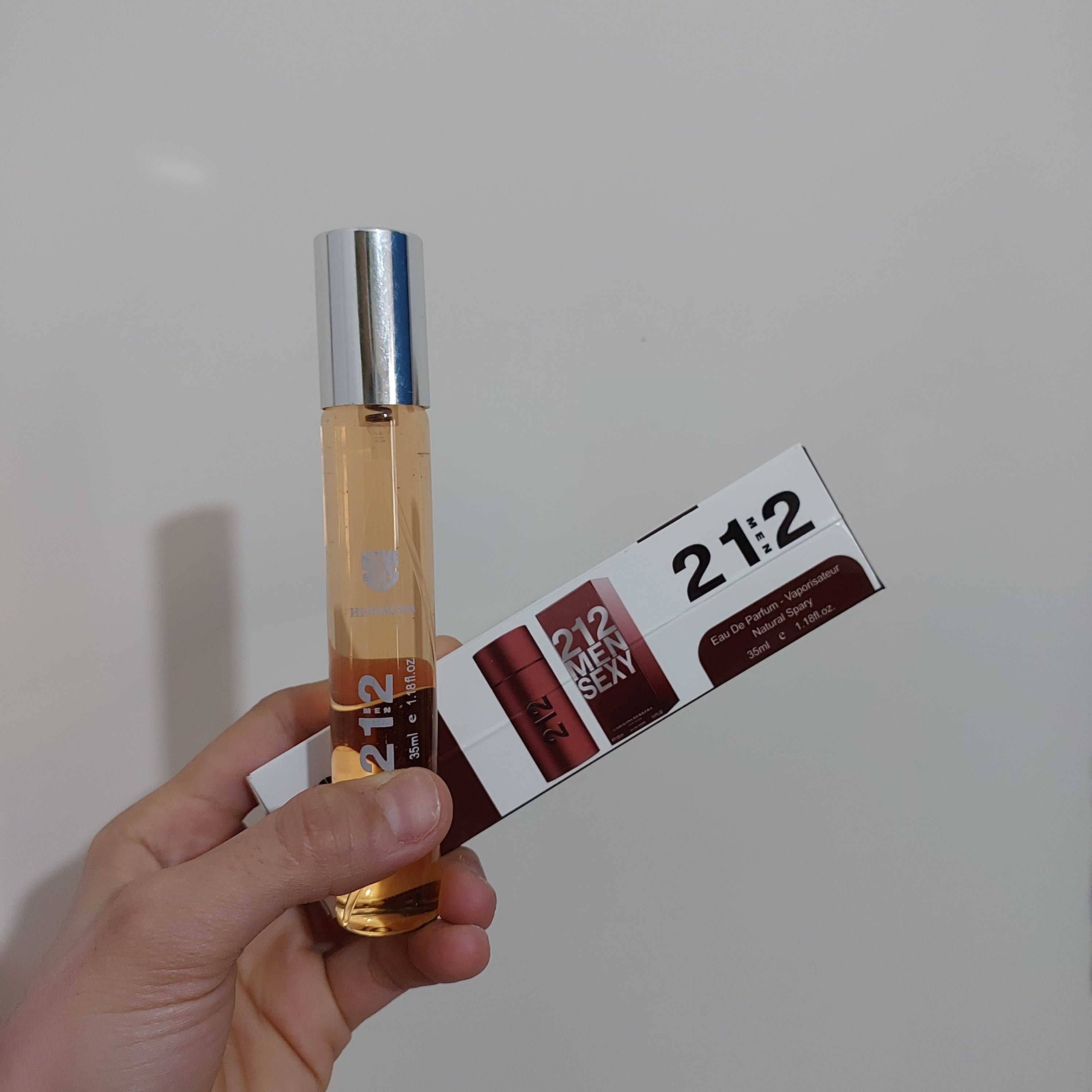عطر ادکلن کارولینا هررا 212 من  Carolina Herrera for Men 212( 35mil) 