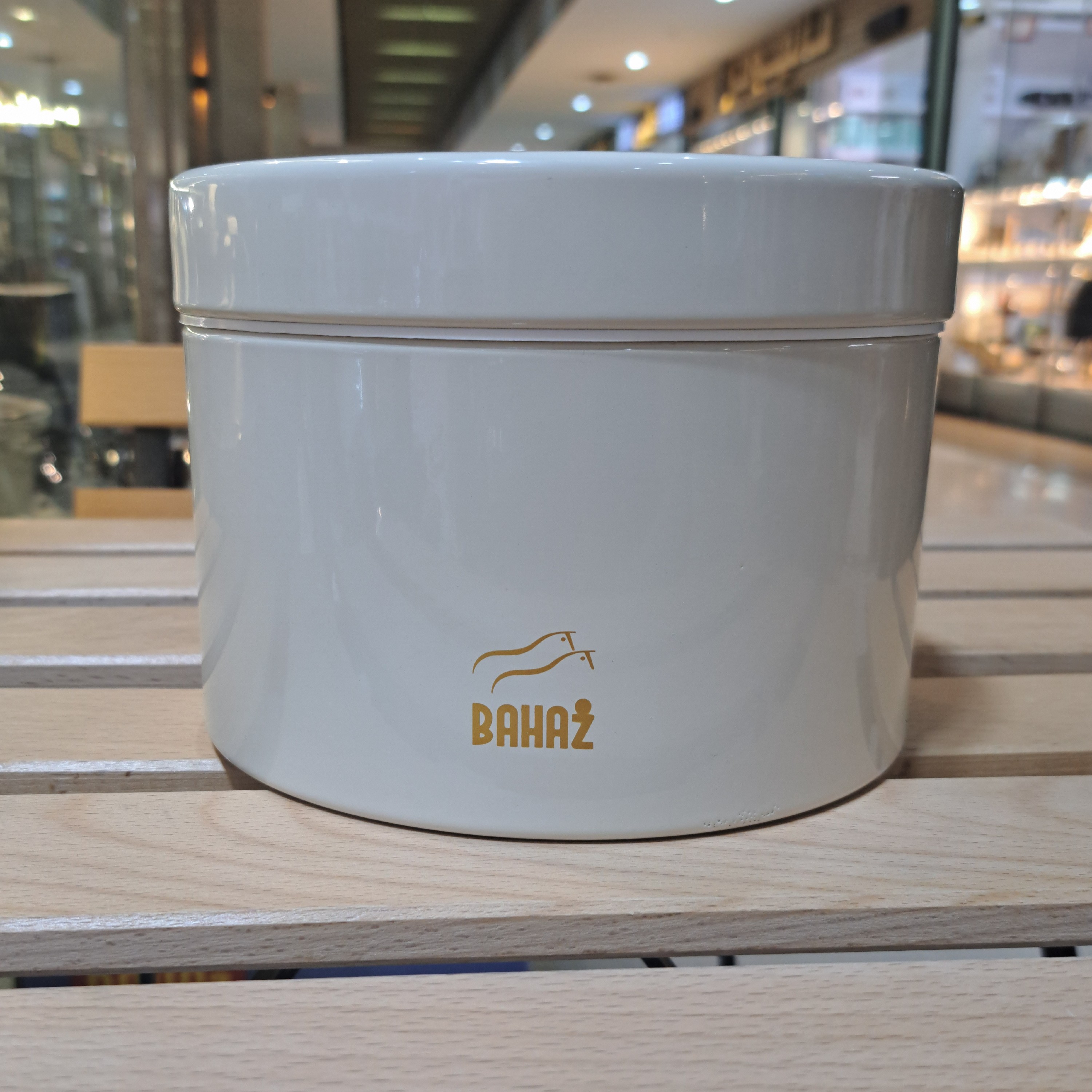  ظرف حبوبات 1.9 کیلویی رنگ کرم در فلز برند بهاز کالا