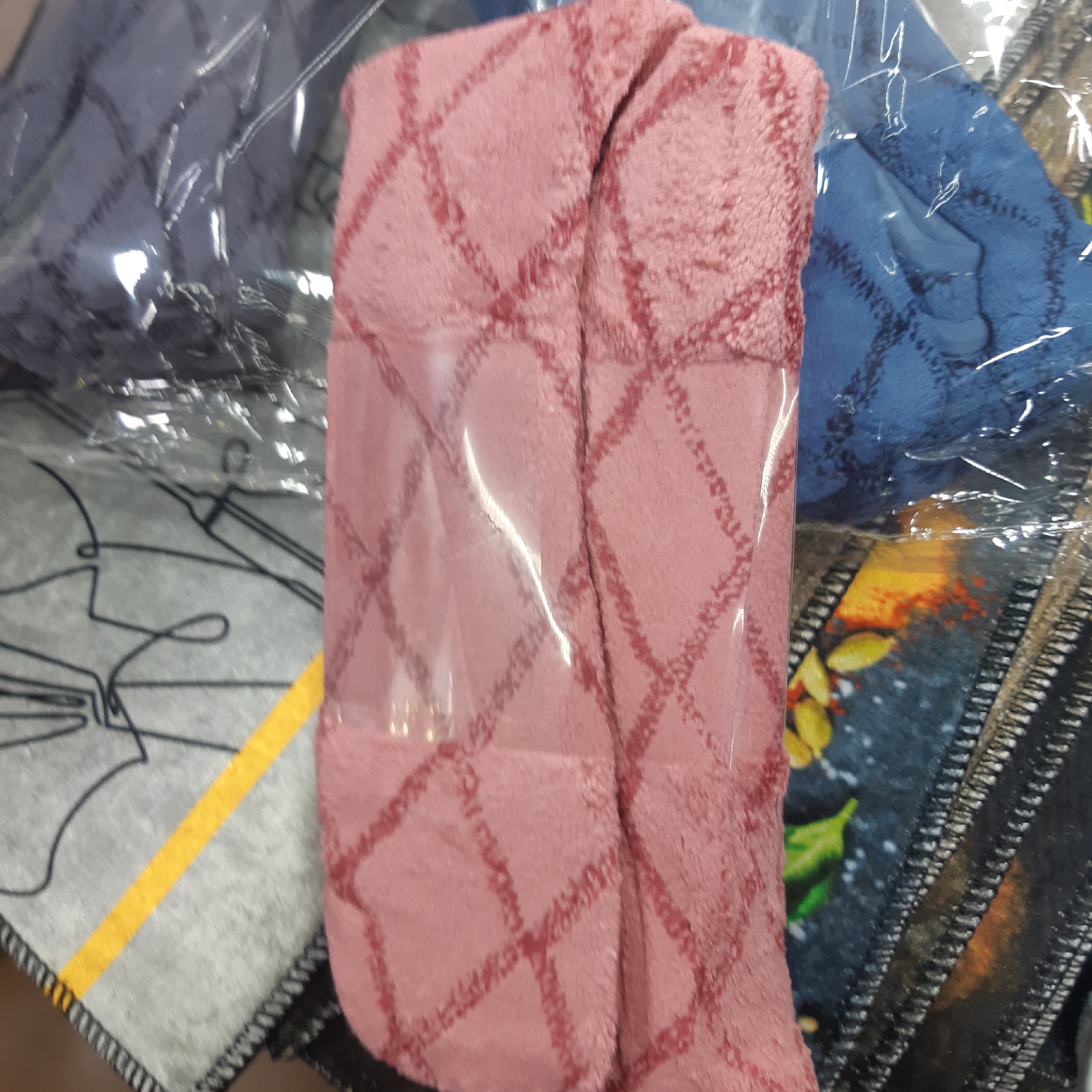 حوله سرشور نرم و لطیف.باکیفیت و در رنگهای متنوع