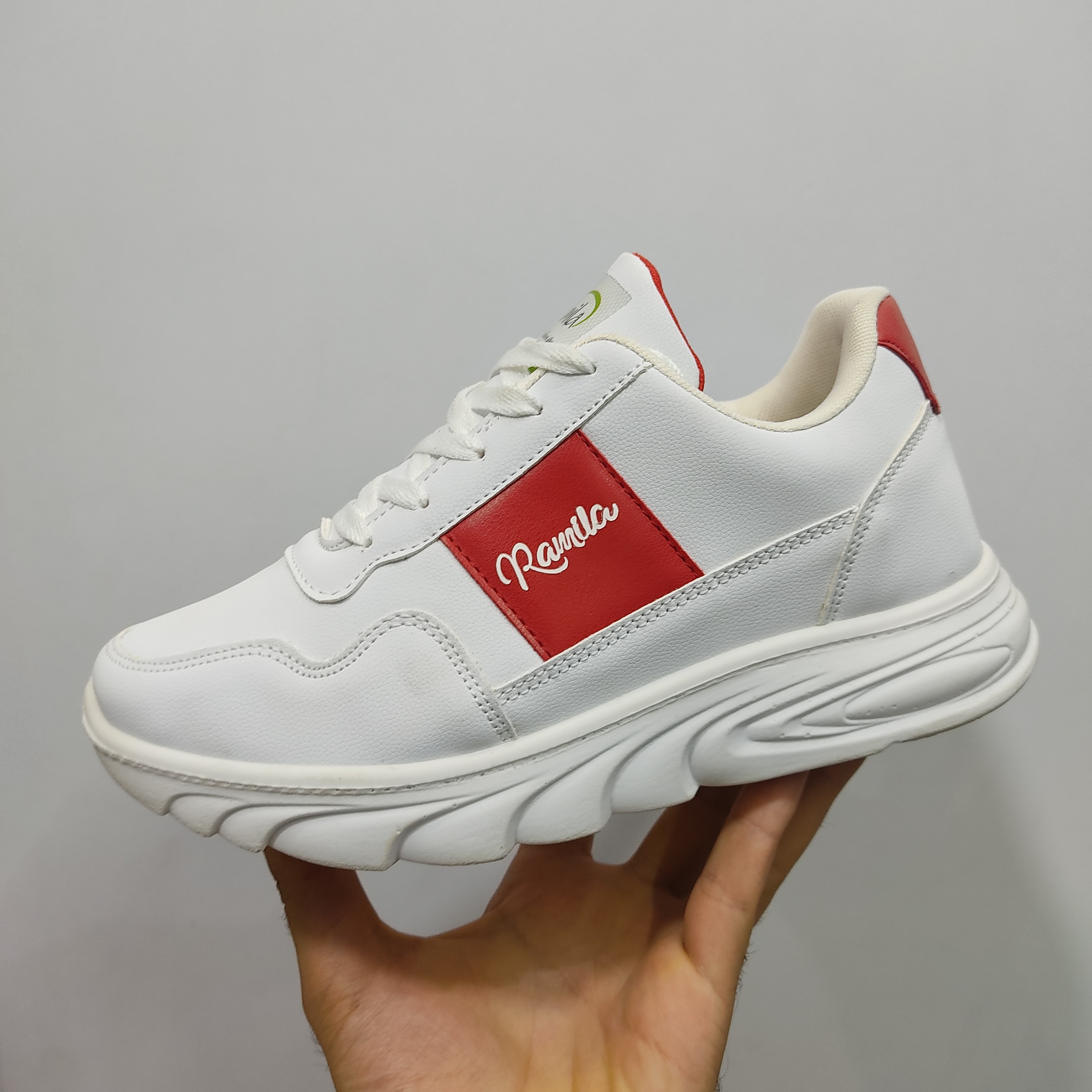 2025 کتانی ورزشی اسپرت مناسب پیاده روی سفید قرمز قابل شستشو 