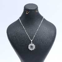 گردنبند دخترانه نقره ای LOVE طرح قاصدک نگینی 73919