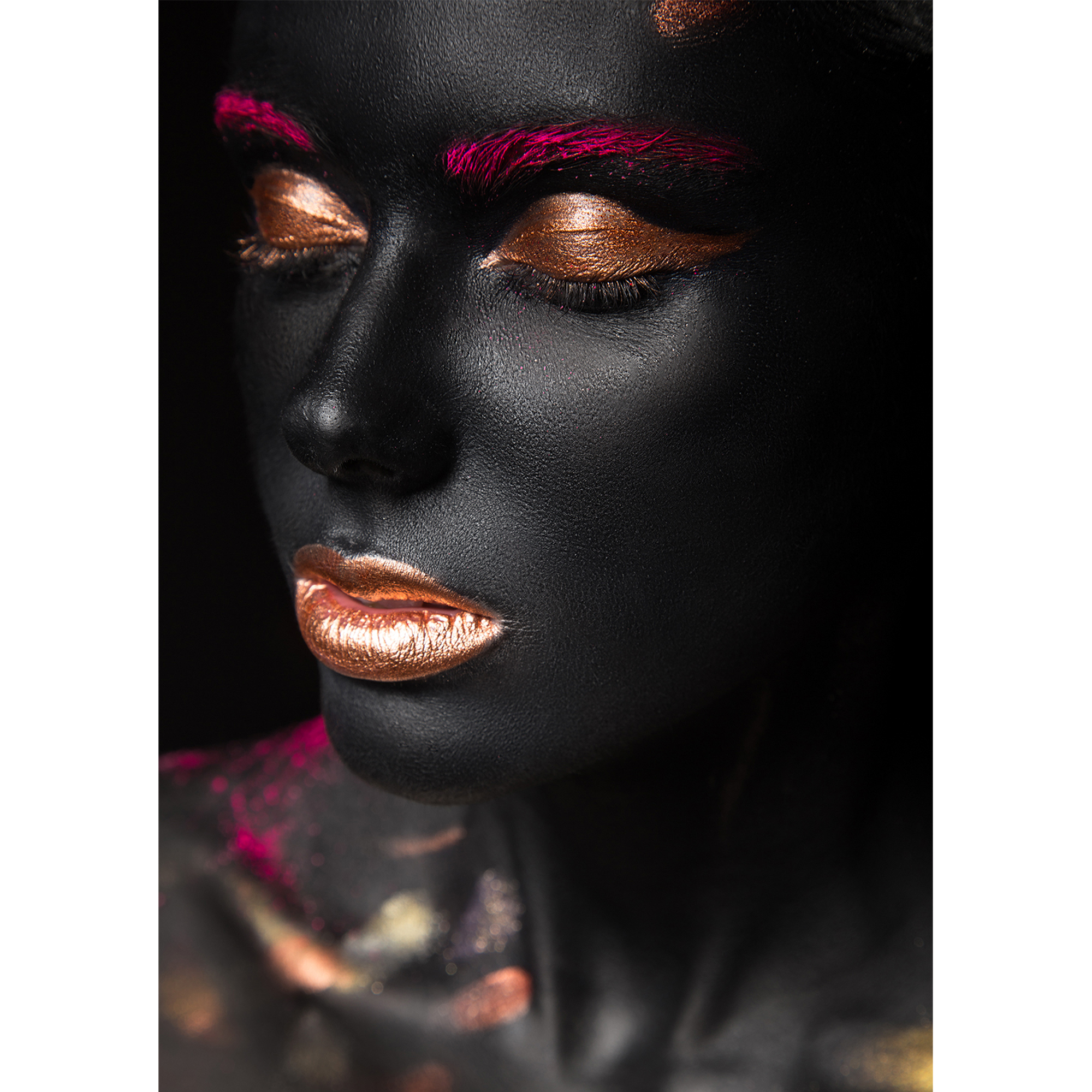 تابلو شاسی طرح دختر پوست تیره کد320