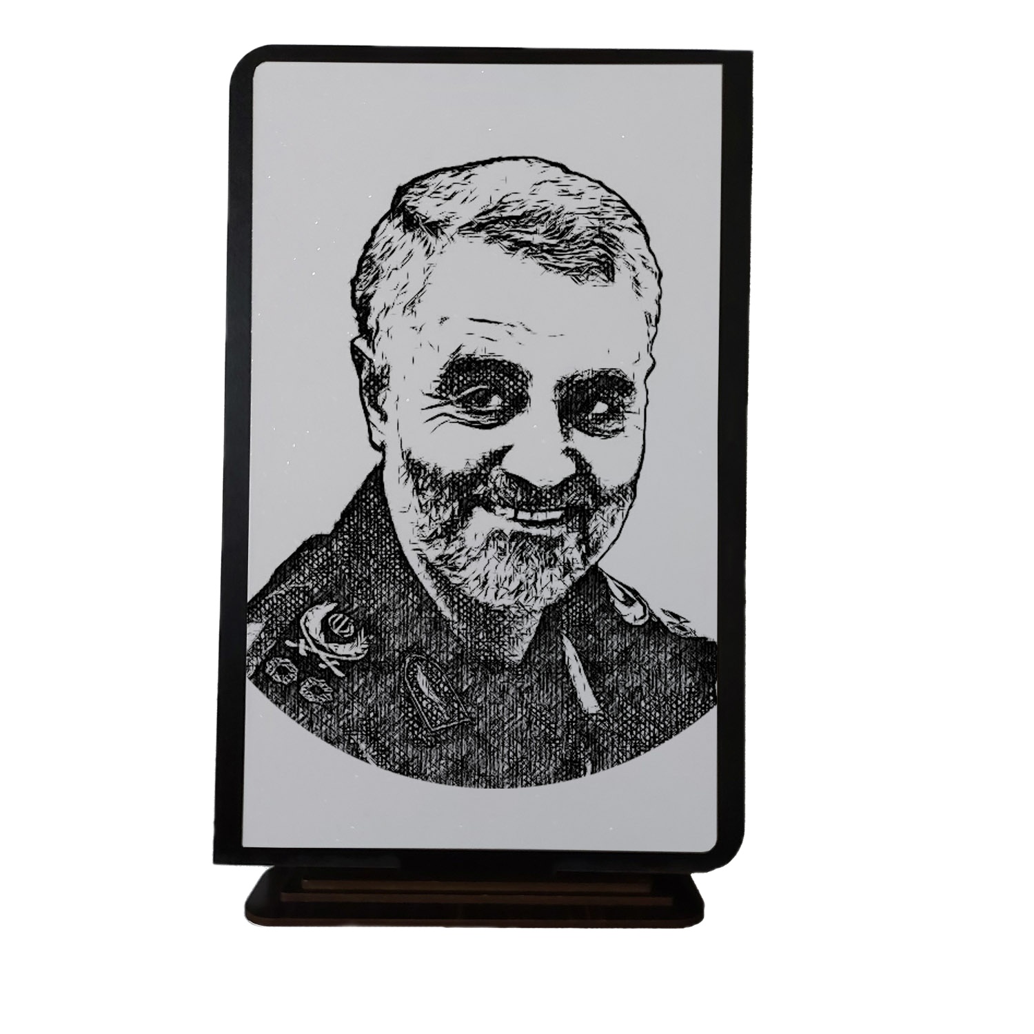 تابلو شاسی رومیزی مدل سردار سلیمانی nq1