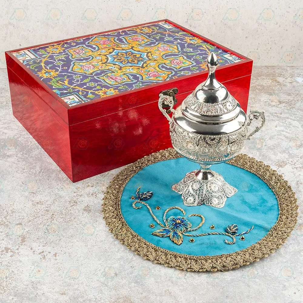 پک هدیه صنایع دستی ترنج شکلات خوری ملیله کاری و رومیزی سرمه دوزی