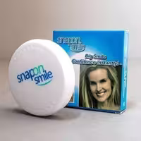 لمینیت و لمینت سفید کننده دندان اسنپ آن اسمایل snap on smile اصل 
قابل استفاده برای همه خانم ها و آقایان و حتی کودکان 