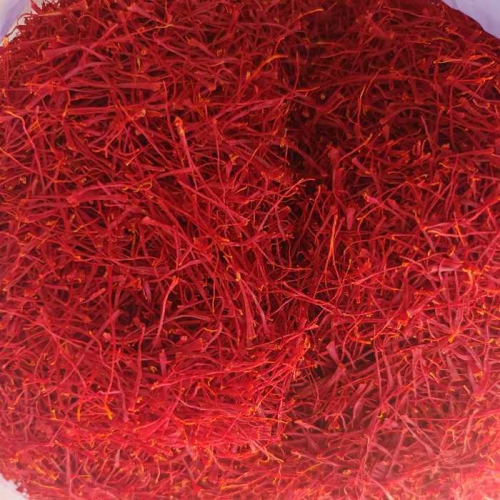 زعفران نگین شرق درجه یک،  4 گرمی با طعم و رنگ فوق العاده عالی