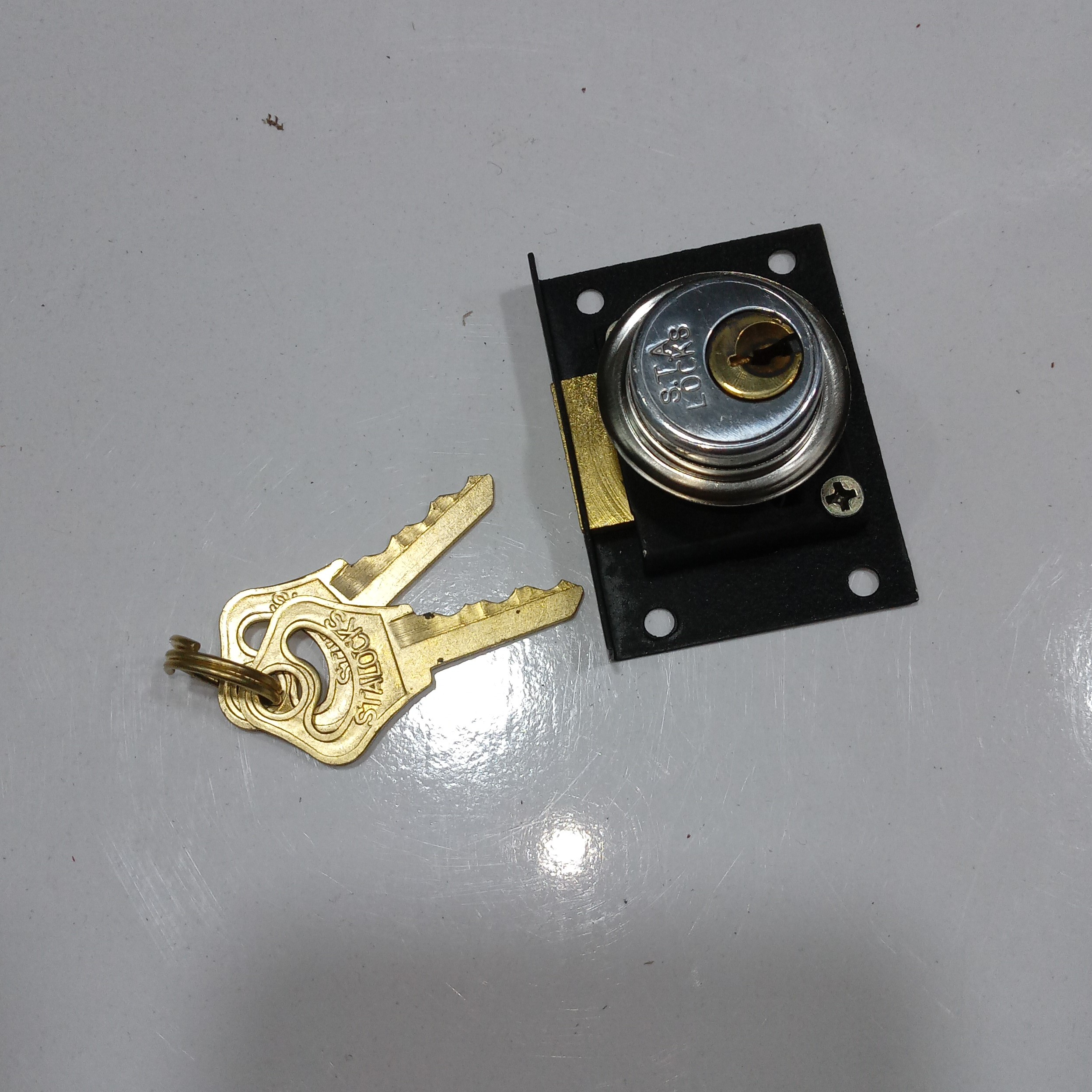 قفل کمد مارک s.t.a سایز کوچک