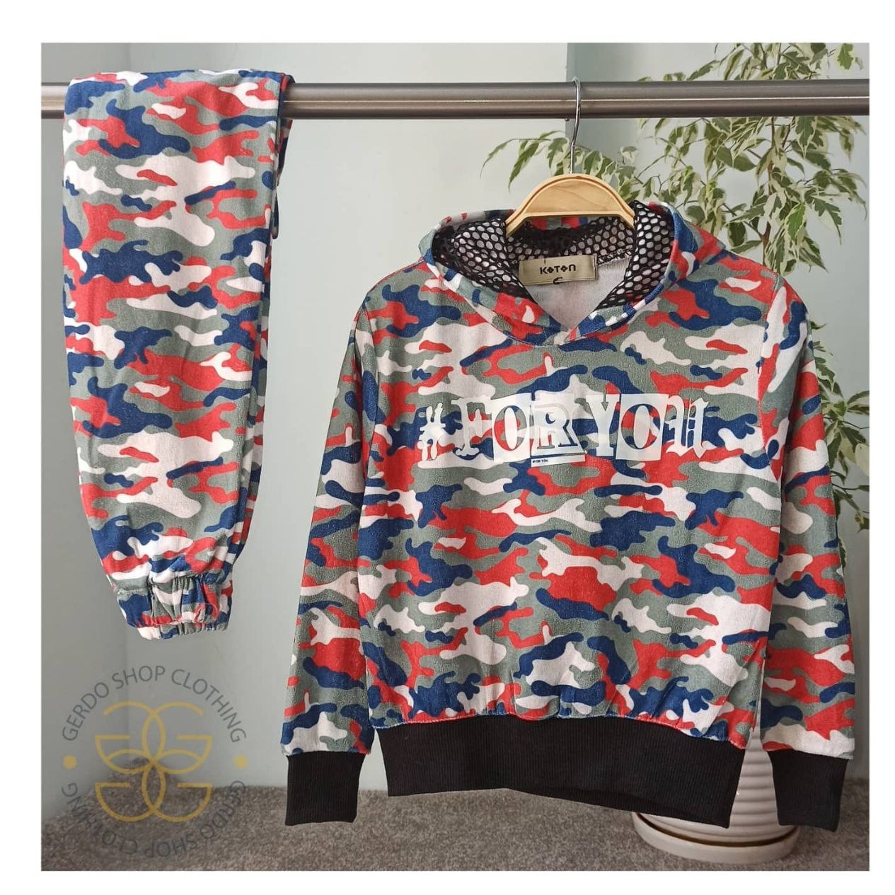 ست هودی شلوار اسپورت بچگانه،طرح ارتشی،جنس مخمل کوبیده،وارداتیه با کیفیت،برند koton،سه سایز 40و 45و55