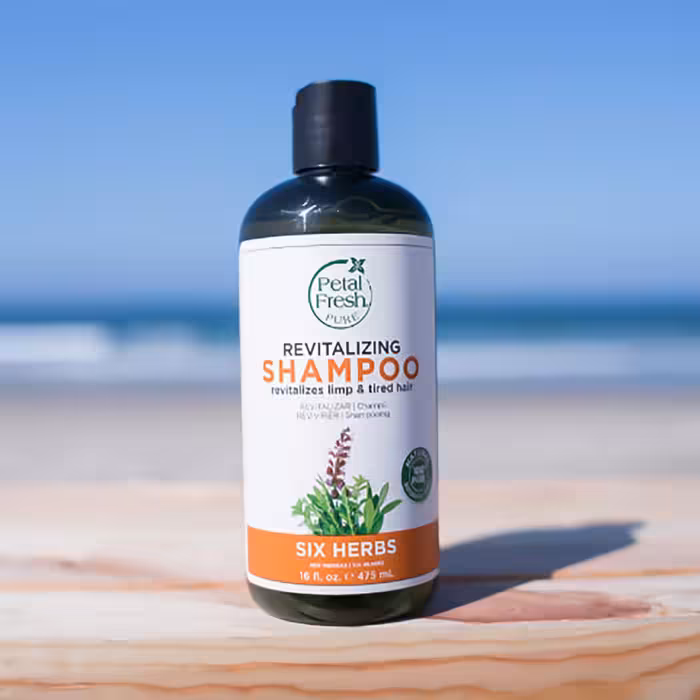 شامپو تقویت کننده مو پتال فرش مدل 6 Herbs حجم 475 میلی لیتر