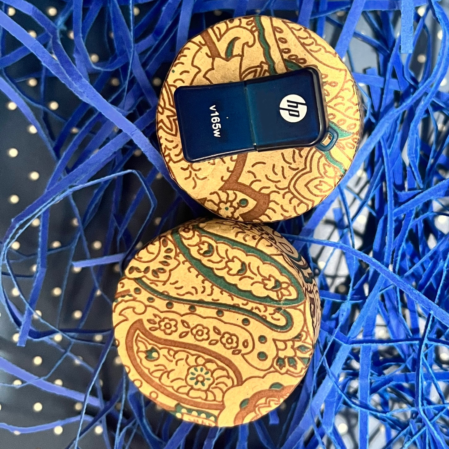 فلش مموری اچ پی 8 گیگ مدل 165 