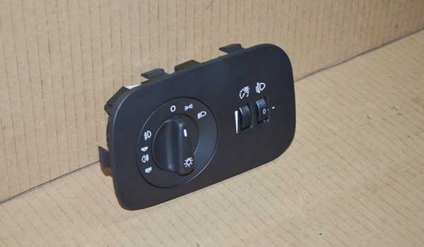 کلید چراغ های جلو و مه شکن (مشکی) ام وی ام 315 قدیم چین یدک مرکزی - خرید لوازم یدکی خودروهای چینی - لوازم یدکی خودروهای کره ای - لوازم یدکی خودروهای ژاپنی - کف قیمت بازار - ارسال سریع به سراسر ایران