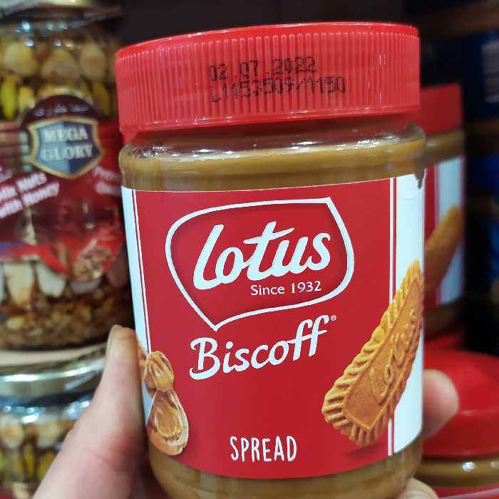 کرم بیسکوئیت لوتوس