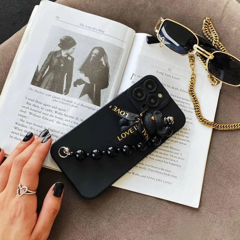  قاب گوشی موبایل  kaws، محافظ دور تا دور، دارای بند مروارید، دارای محافظ لنز، مناسب برای آیفون،سامسونگ، شیائومی