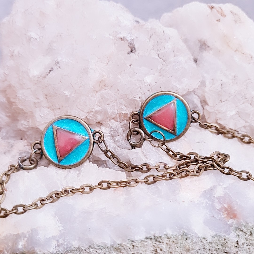 دستبند برنجی با طرح زیبا و خاص رنگ ثابت