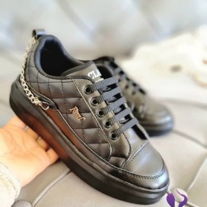 کفش کتانی پشت زنجیری