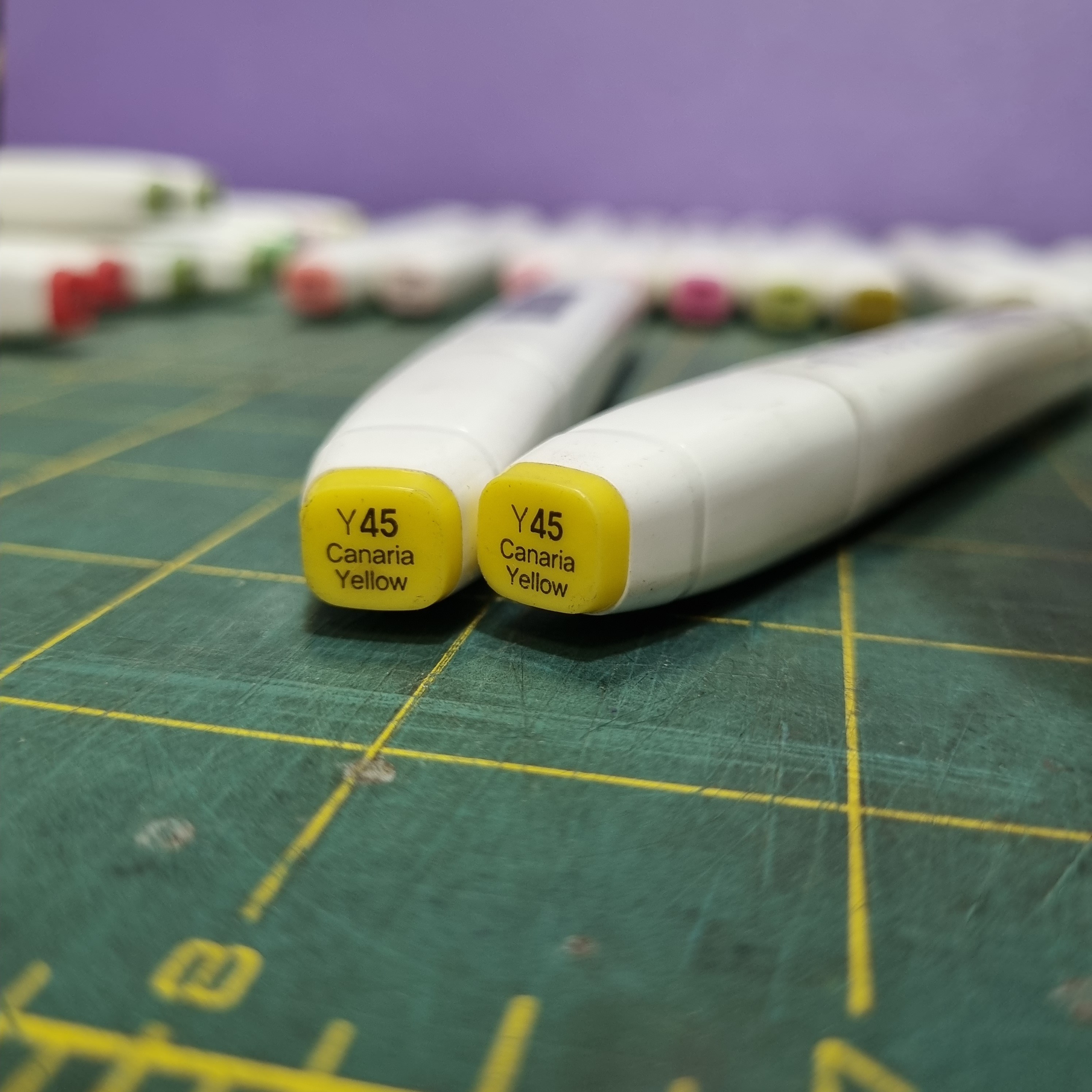 ماژیک براش دو سر تاچ  Canaria Yellow کد Y45